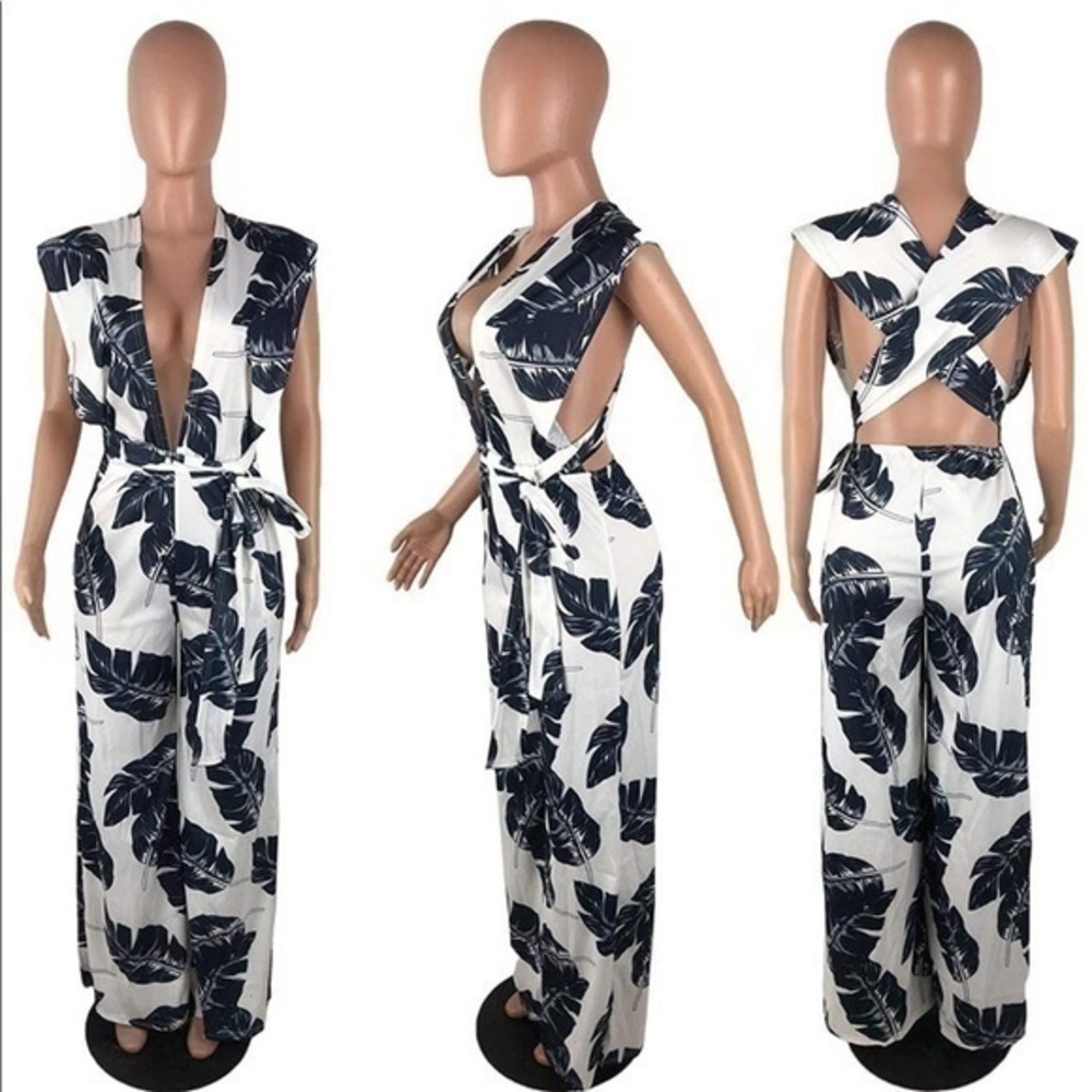 Tropical Print Black and White Wide Leg Jumpsuit Size Small - Picture 4 of 7